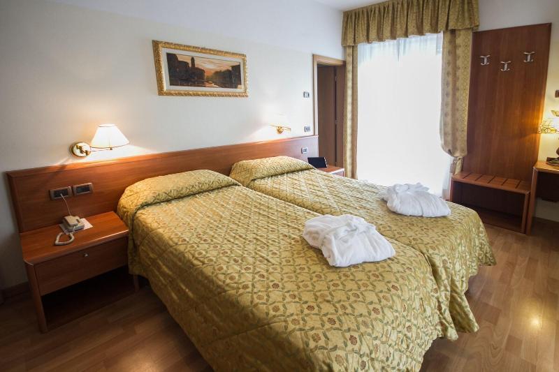 Hotel Sant'Ilario Rovereto  Eksteriør billede