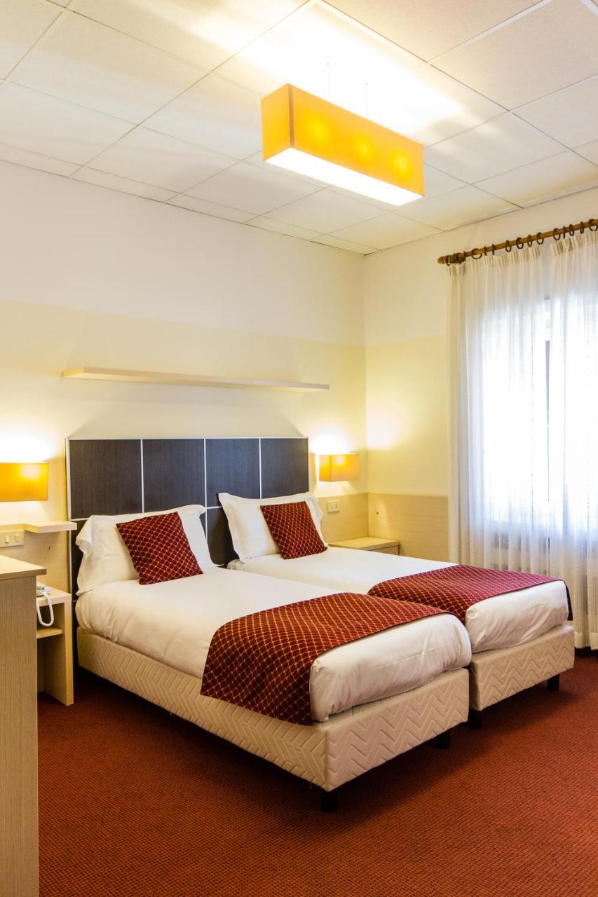 Hotel Sant'Ilario Rovereto  Eksteriør billede
